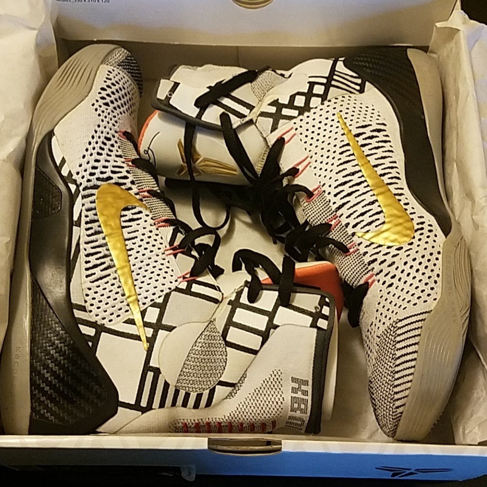 Kobe elite 9 fundamentals.